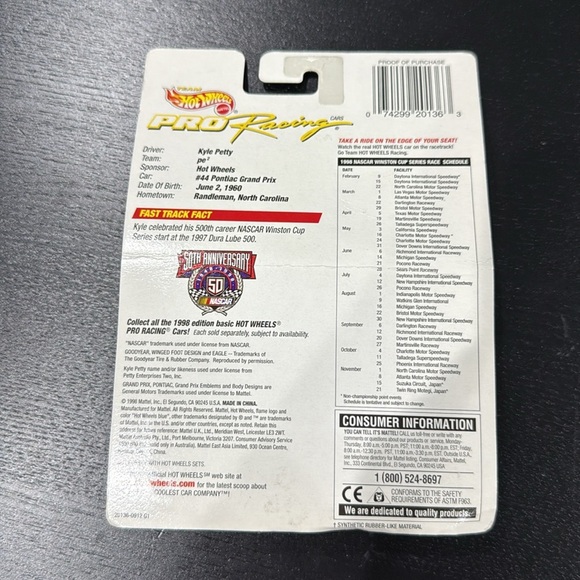 Hot Wheels Team Racing NASCAR Kyle Petty 1st Edition Toy Car with Trading Card - Picture 4 of 4